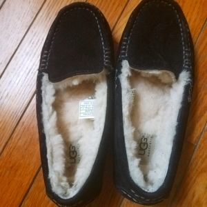 Ugg slippers black size 7 only tried on
